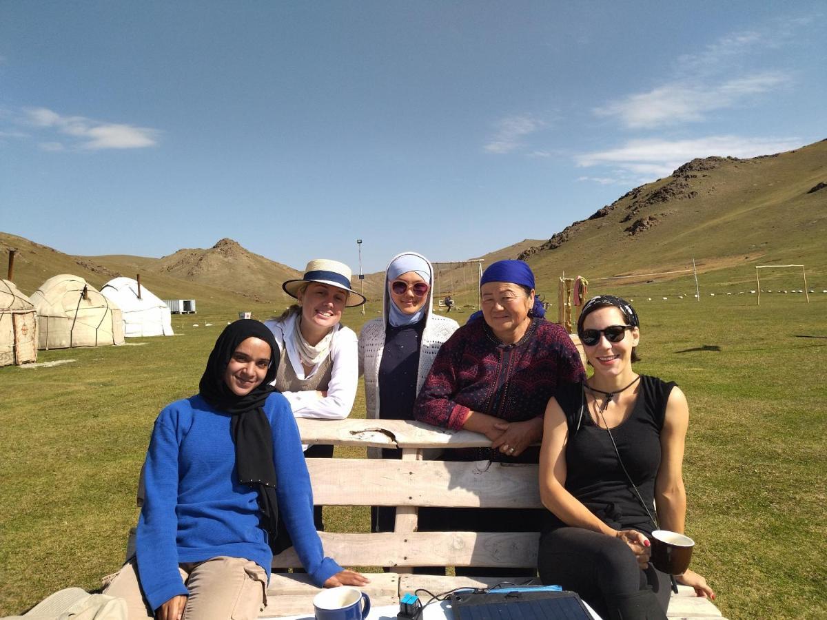 Yurt Camp Azamat At Song Kol Lake Bagysh Kültér fotó