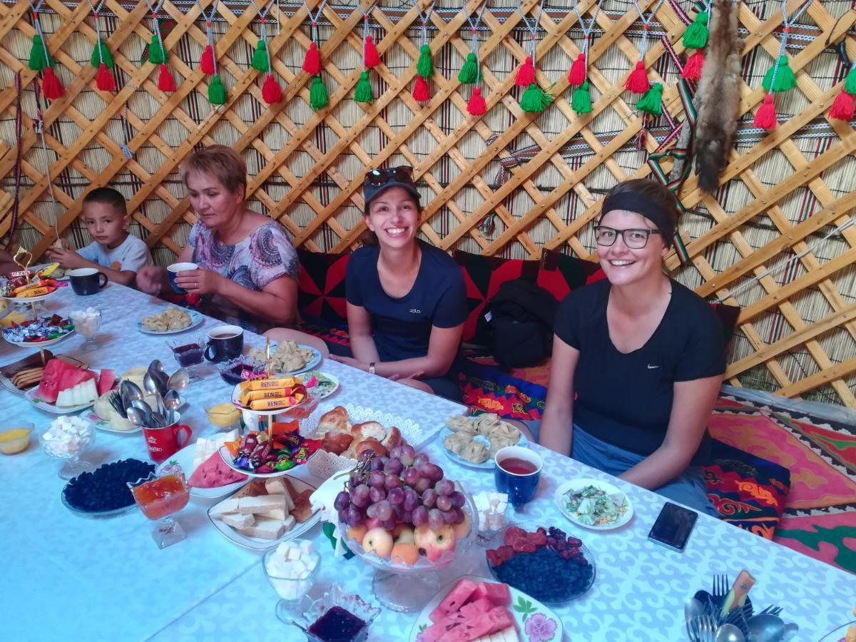 Yurt Camp Azamat At Song Kol Lake Bagysh Kültér fotó