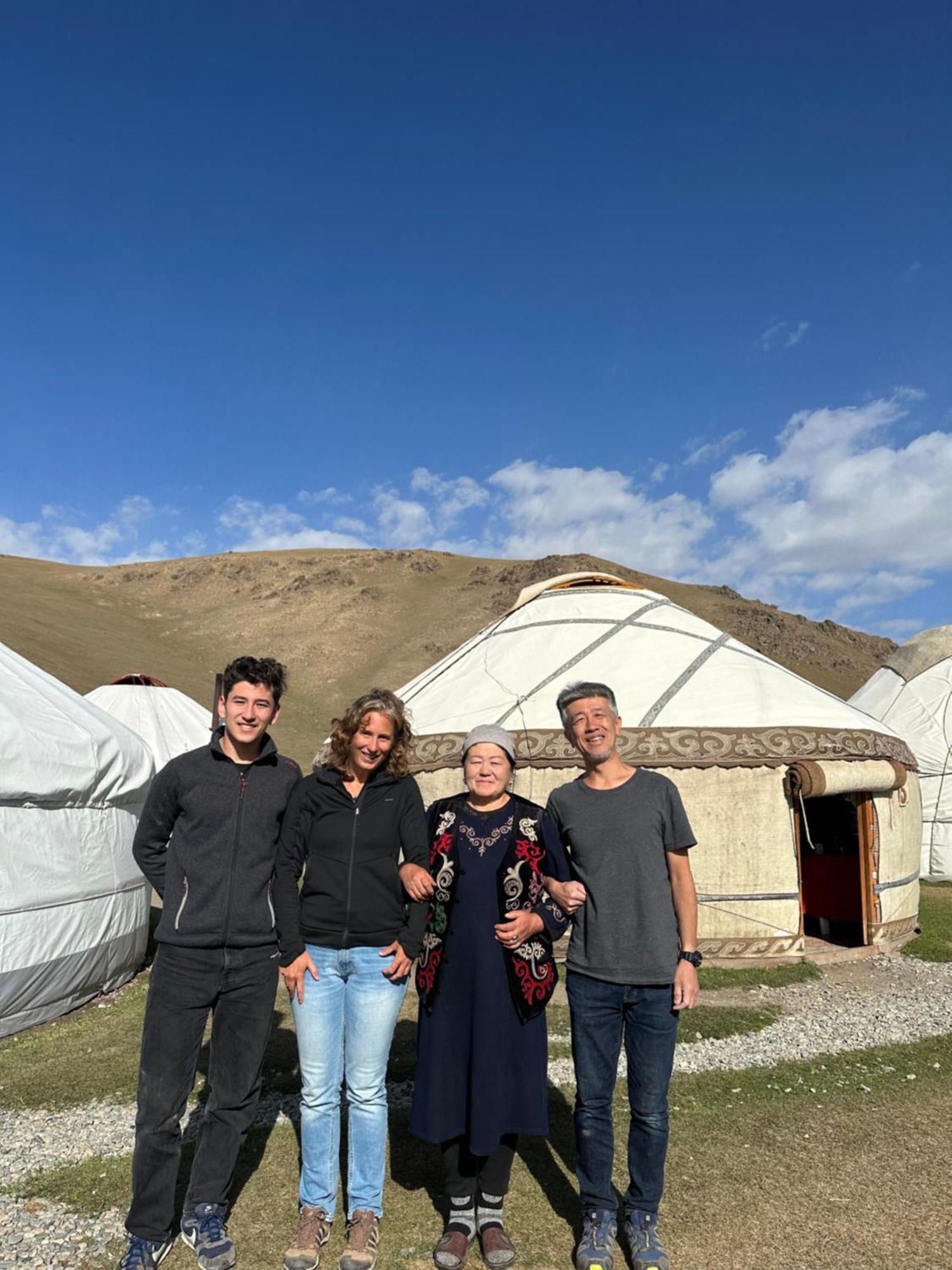 Yurt Camp Azamat At Song Kol Lake Bagysh Kültér fotó