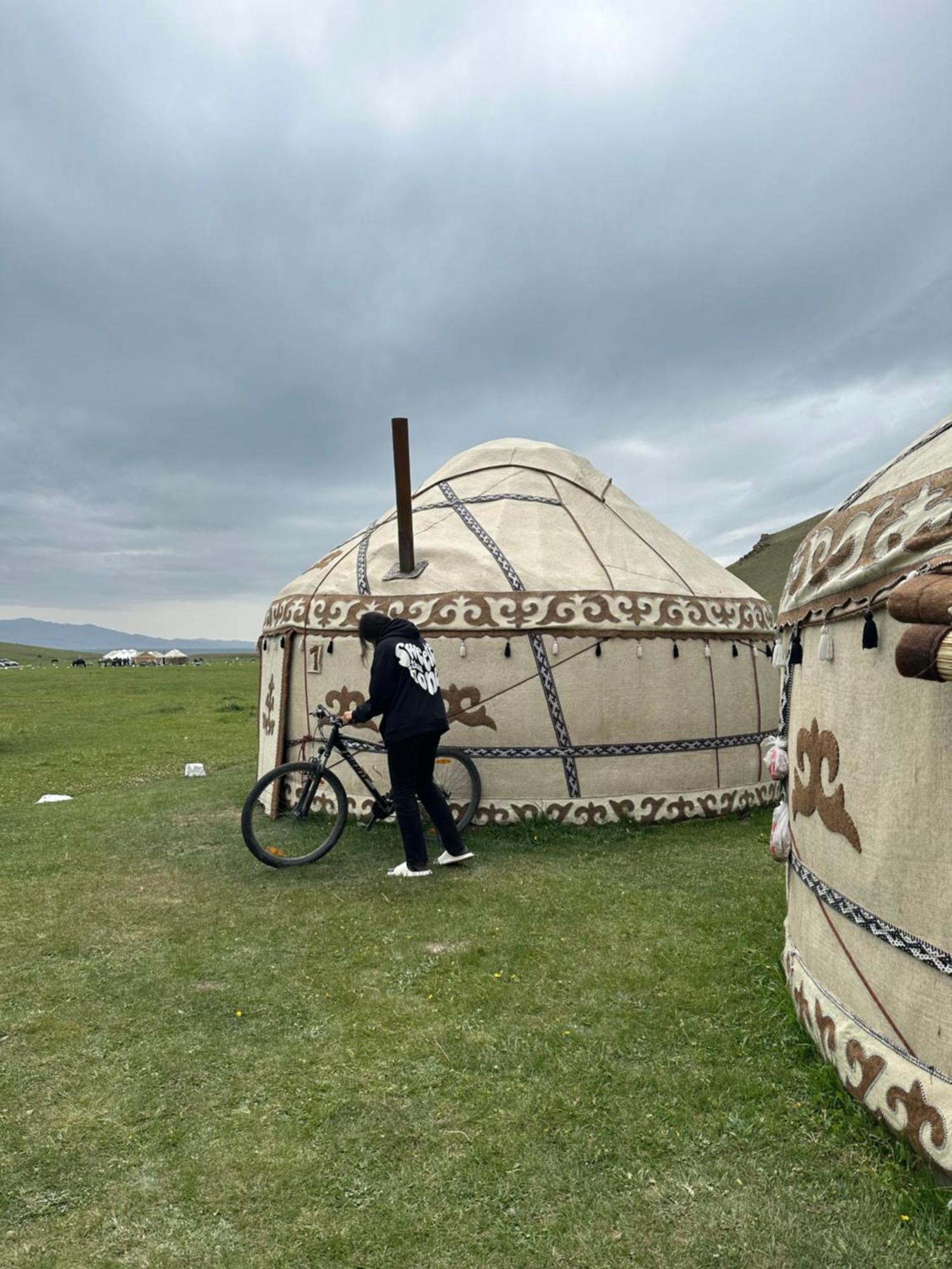 Yurt Camp Azamat At Song Kol Lake Bagysh Kültér fotó