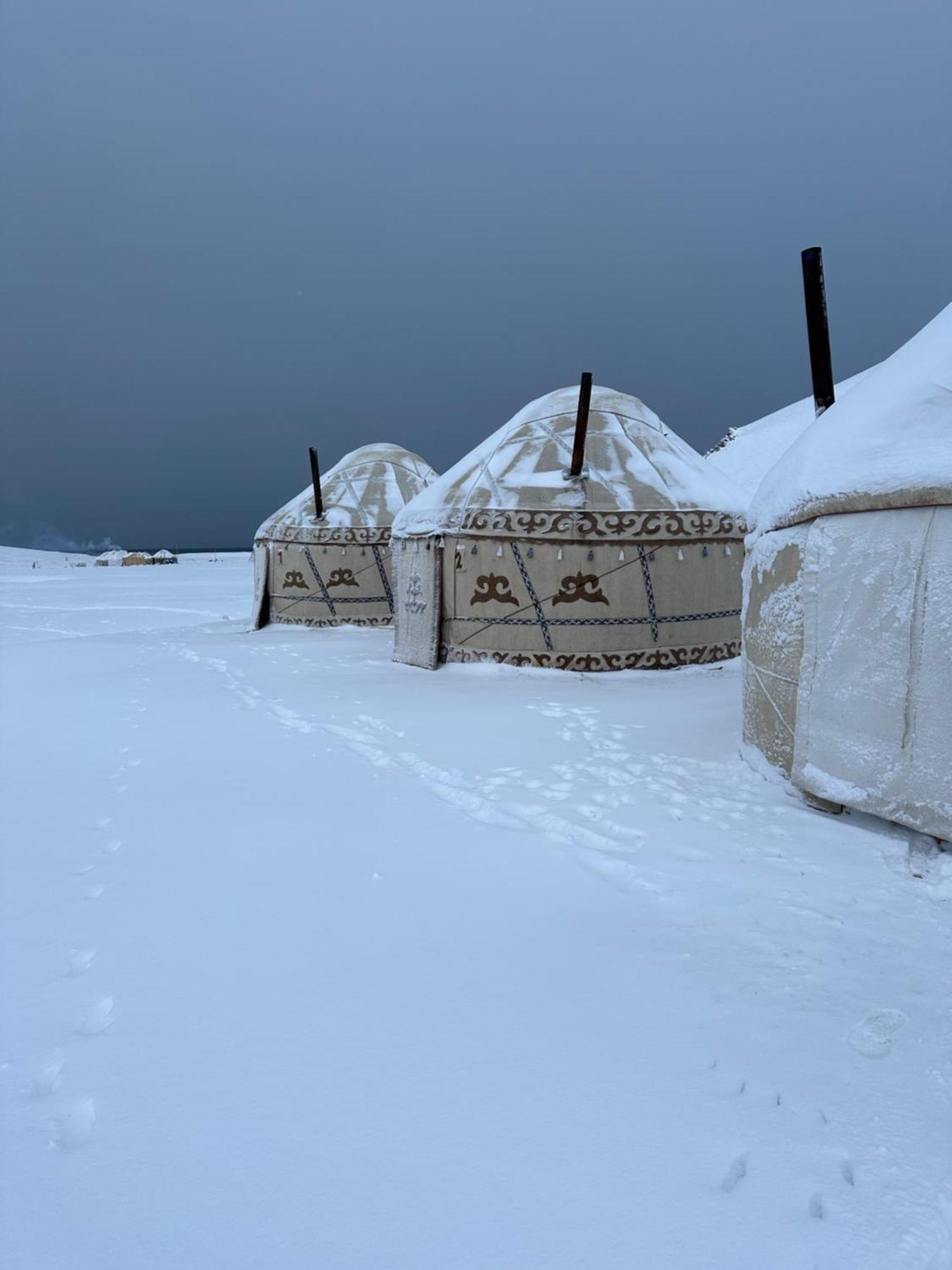 Yurt Camp Azamat At Song Kol Lake Bagysh Kültér fotó