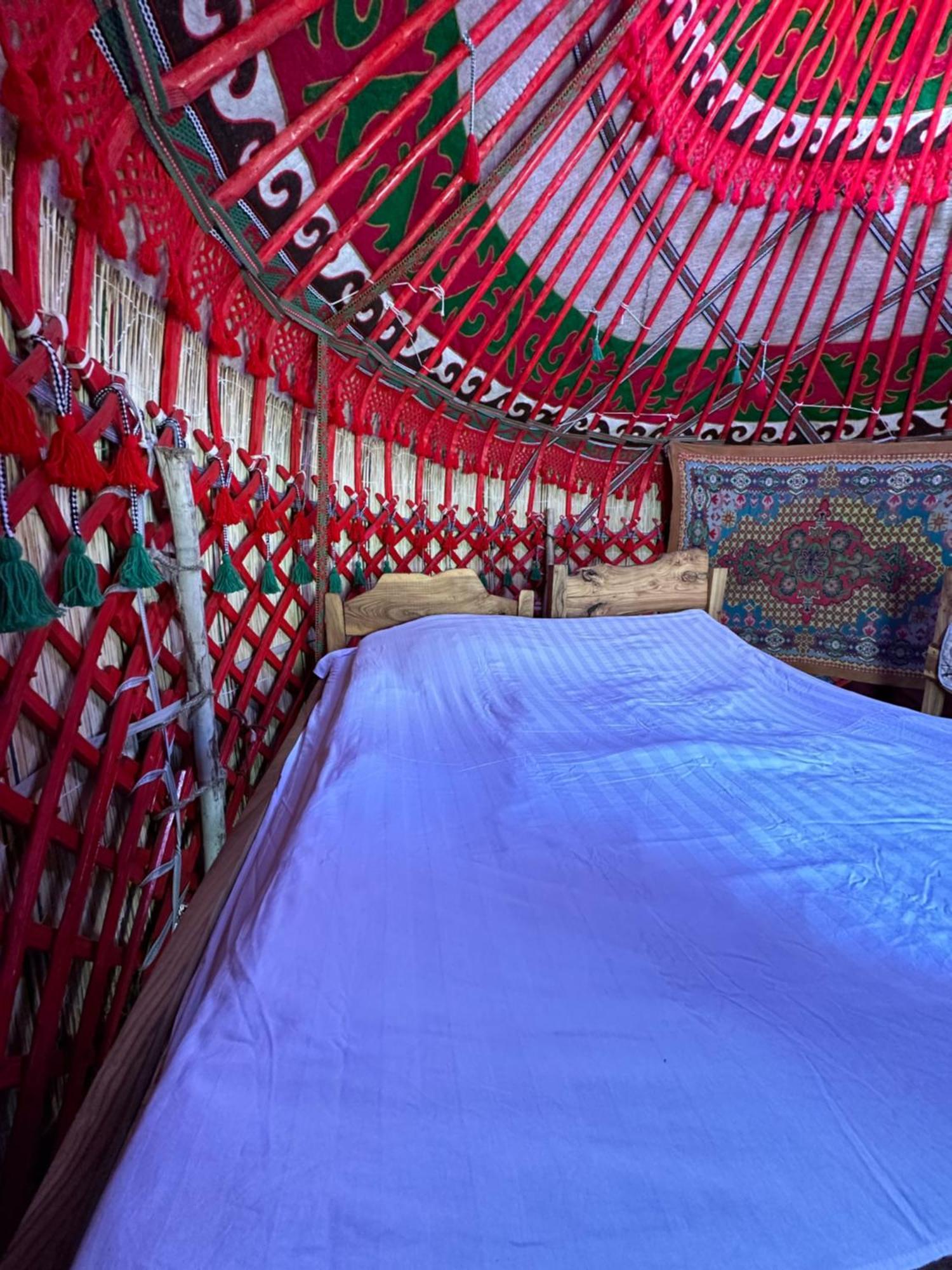 Yurt Camp Azamat At Song Kol Lake Bagysh Kültér fotó