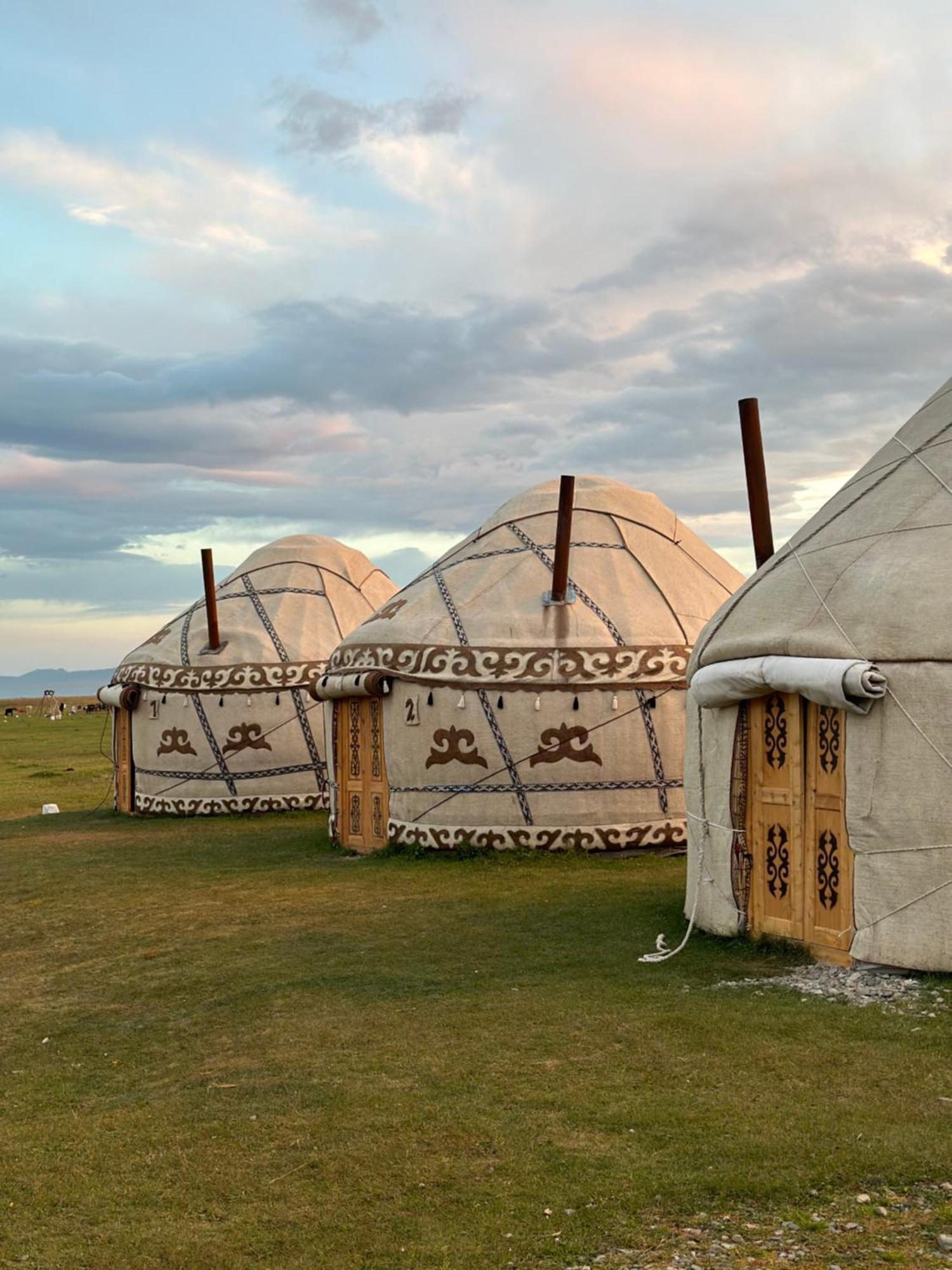 Yurt Camp Azamat At Song Kol Lake Bagysh Kültér fotó